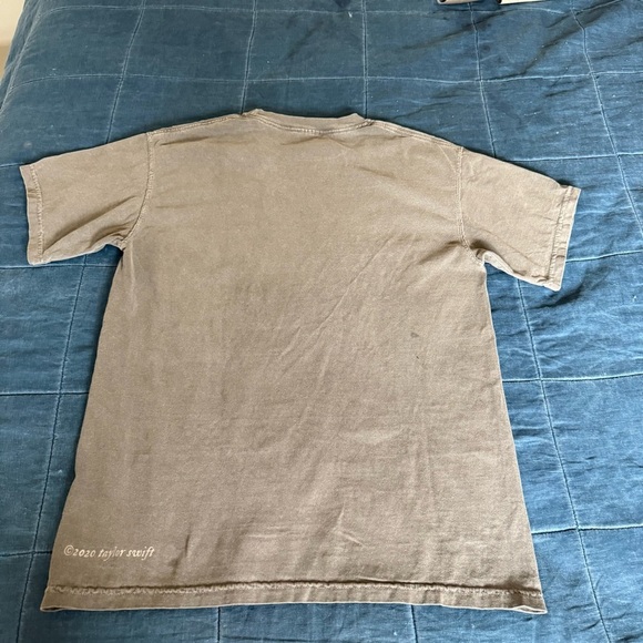 Taylor Swift Gray Invisible String Tying You To Me Folklore Tee M - Picture 2 of 7